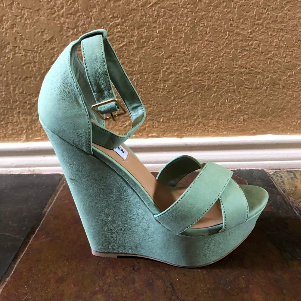 Minty green wedges